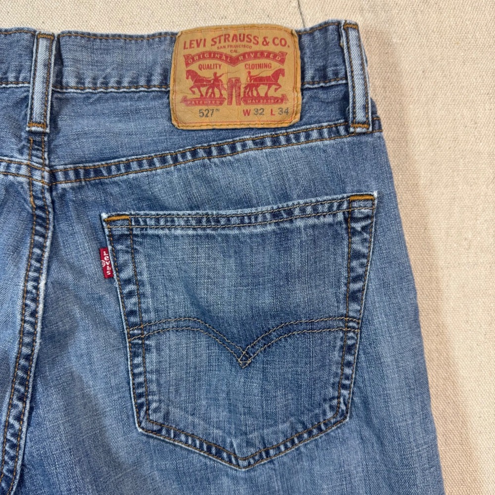 Levi's 527 Slim Bootcut Jeans Mens W32 L34 Blue Medium Wash Whiskering Cotton - Picture 4 of 12